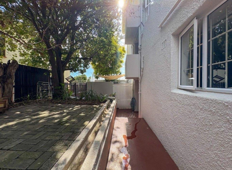 To Let 3 Bedroom Property for Rent in Vredehoek Western Cape